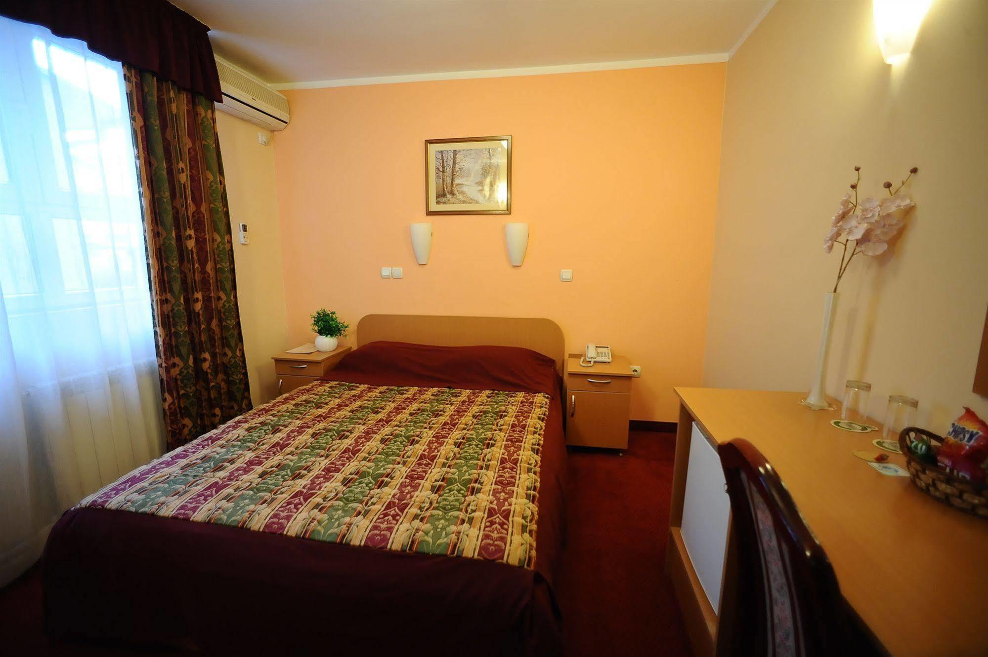 Hotel Elegance Belgrade Exterior photo